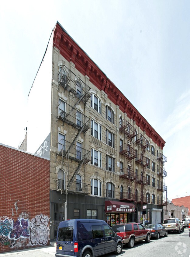 Primary Photo - 294-298 N 8th St