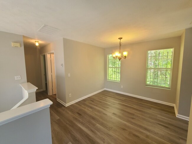 Building Photo - 3 bed 2 bath in Ellenwood