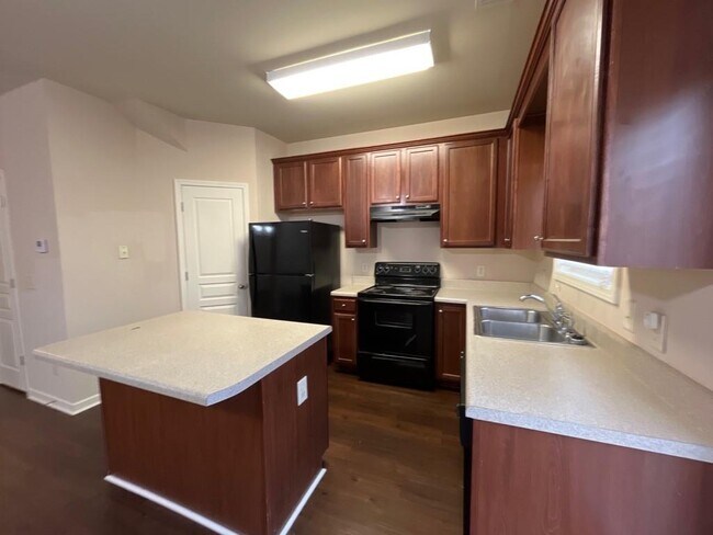 Building Photo - 2229 Oakland Downs Way