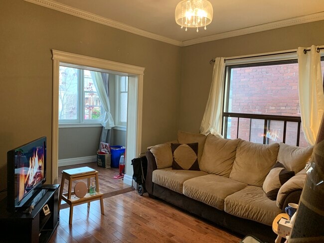 Building Photo - 352 Winona Dr