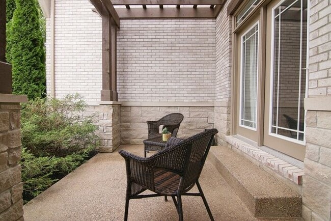 Building Photo - Beautiful Home in Fishers
