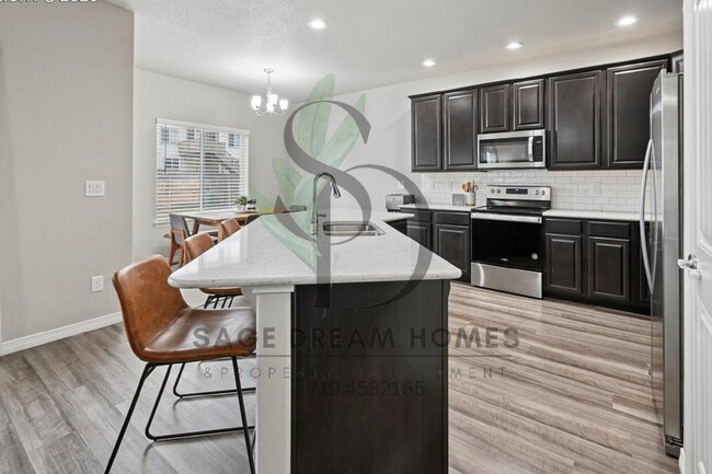 Building Photo - Beautiful 5 Bed + Office Home with 3-Car Garage in Desirable Lorson Ranch!