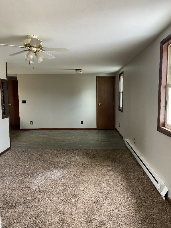 Building Photo - 14 W Oak St