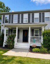 Building Photo - 113 Lakeside Dr