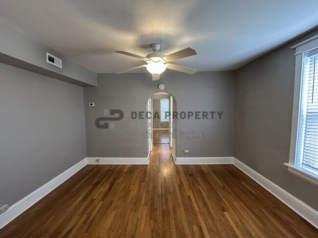 Foto del edificio - 6826 Waldemar Ave