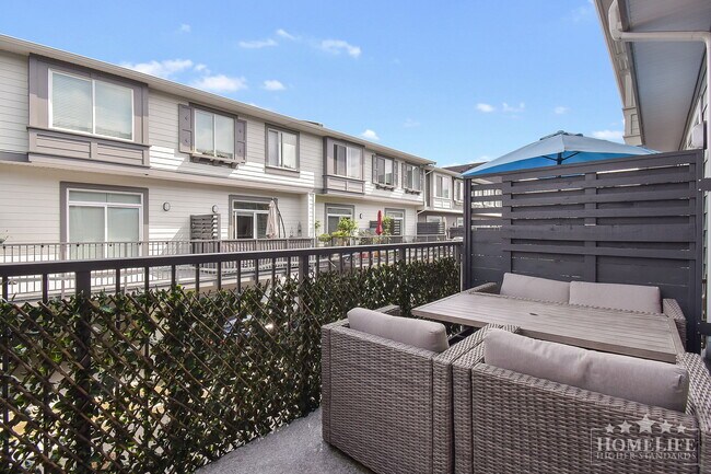 Photo du bâtiment - 15850-15885 85 Ave
