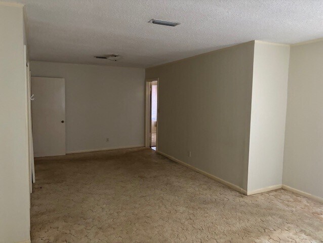 Foto del edificio - 1212 Mendheim Dr