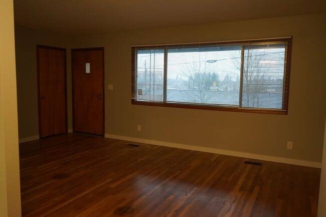 Photo - r3409NE59thStVancouver Apartment