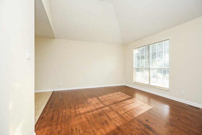 Building Photo - 63 Grassmire Dr