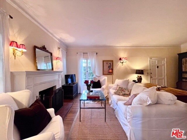 Building Photo - 1233 1/2 S CRESCENT HEIGHTS Blvd