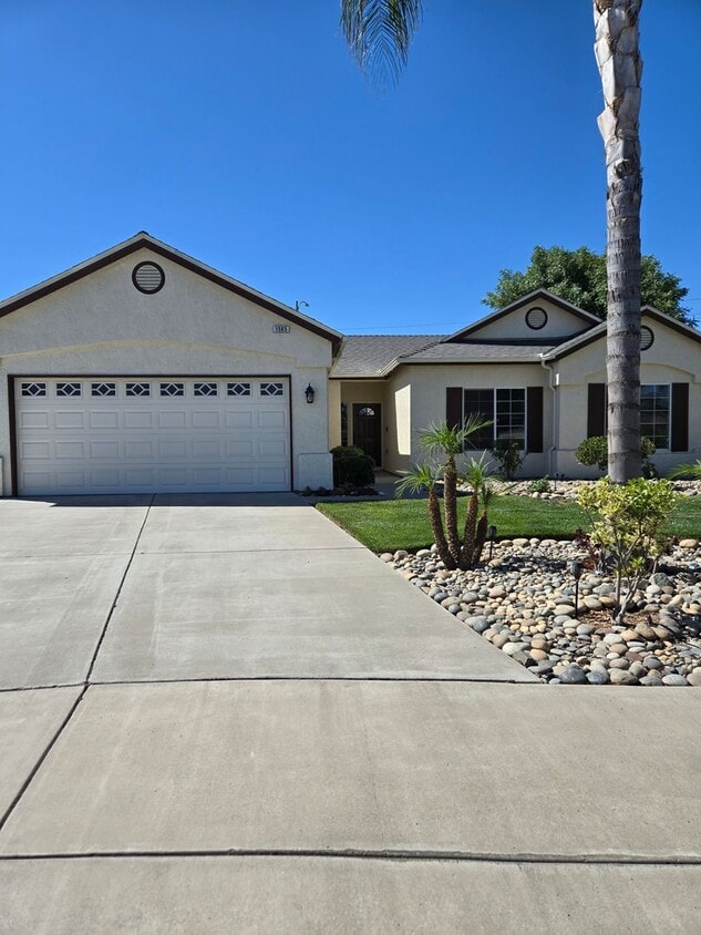 Primary Photo - Beautiful 3 bedroom!