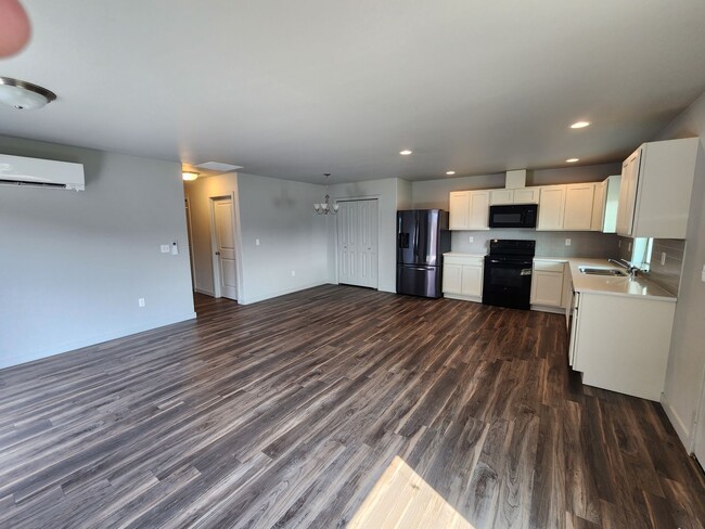 Foto del edificio - Newer Build Unit in Pasco