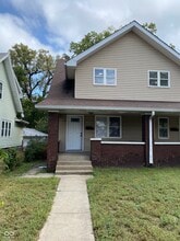 Building Photo - 1027 Blaine Ave