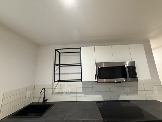 Building Photo - 166 Ward St