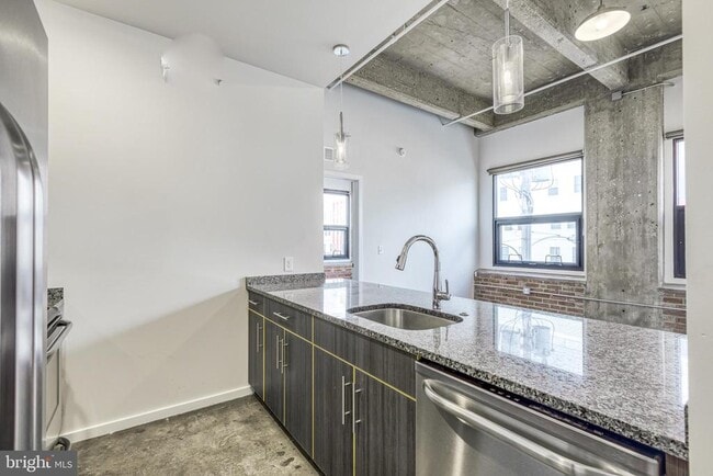 Foto del edificio - 4800 Brown St