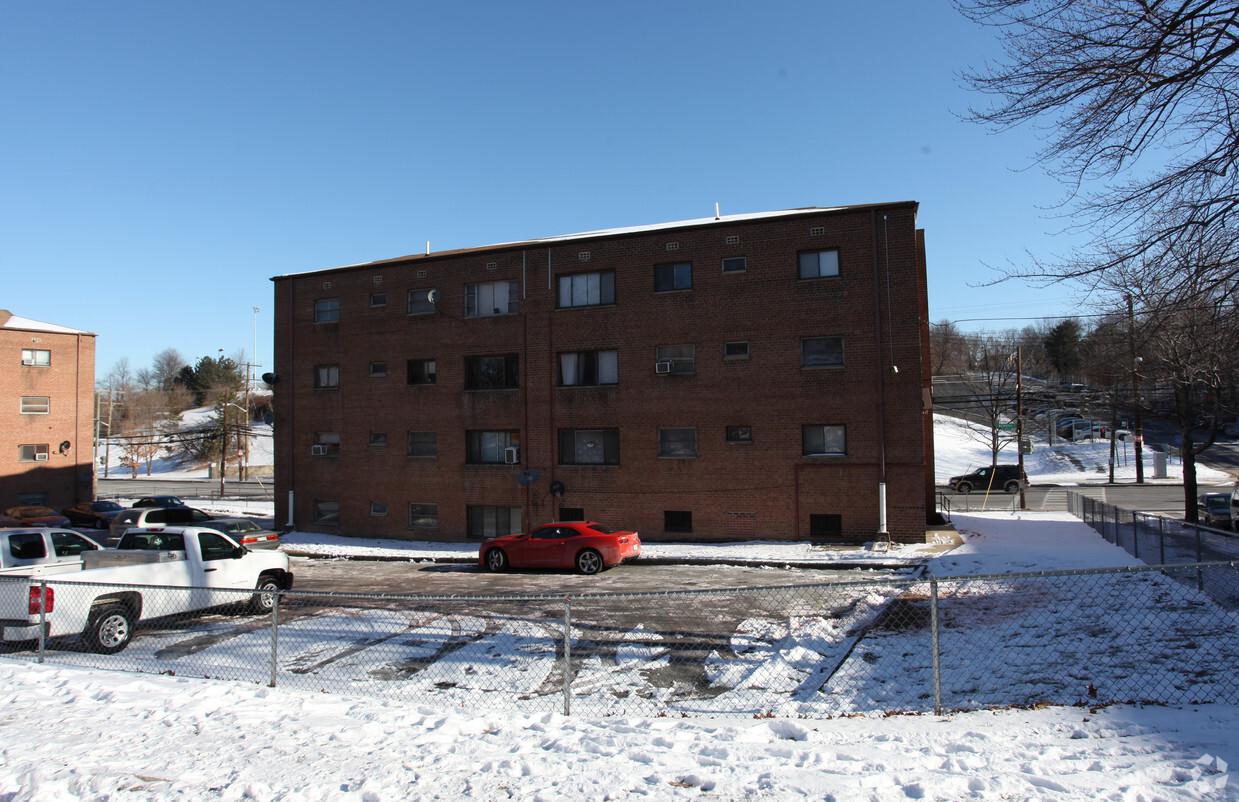 Building Photo - 4701 Benning Rd SE