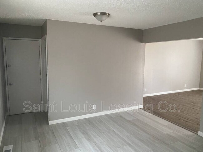 Foto del edificio - 2465 Stoney End Ct