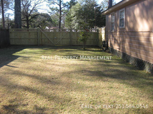 Foto del edificio - 5105 Pineview Ln S