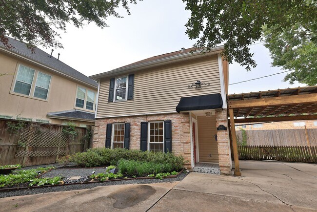 Building Photo - 2209 Nantucket Dr