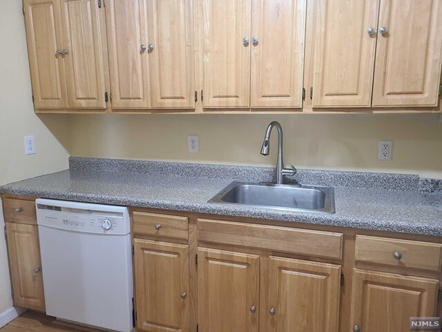 Foto del edificio - 65 Fairview St