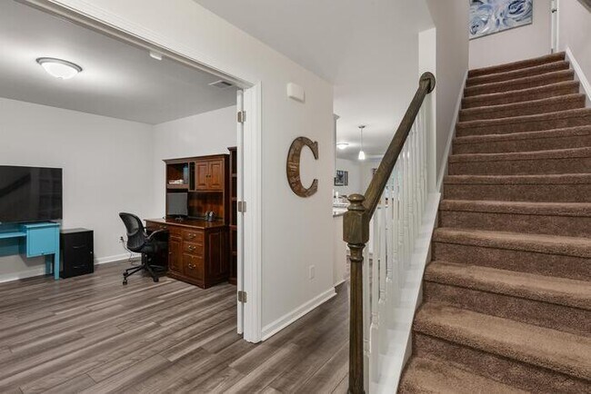 Foto del edificio - 2 year old home close to ft jackson