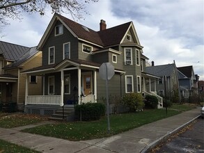 Building Photo - 525 Averill Ave