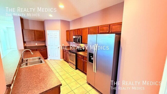 Building Photo - 4067 Knott Dr