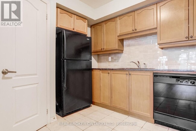 Building Photo - 47 Mendelssohn St