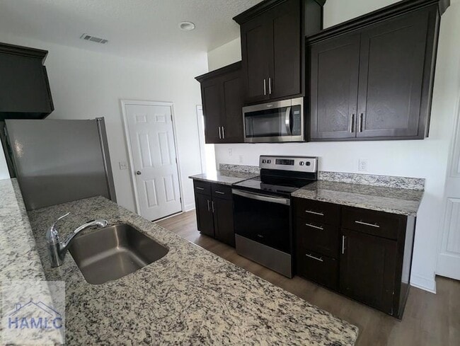 Building Photo - 110 Nobles Dr NE