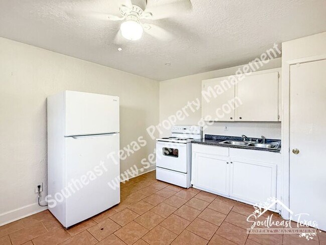 Foto del edificio - 615 Adams St