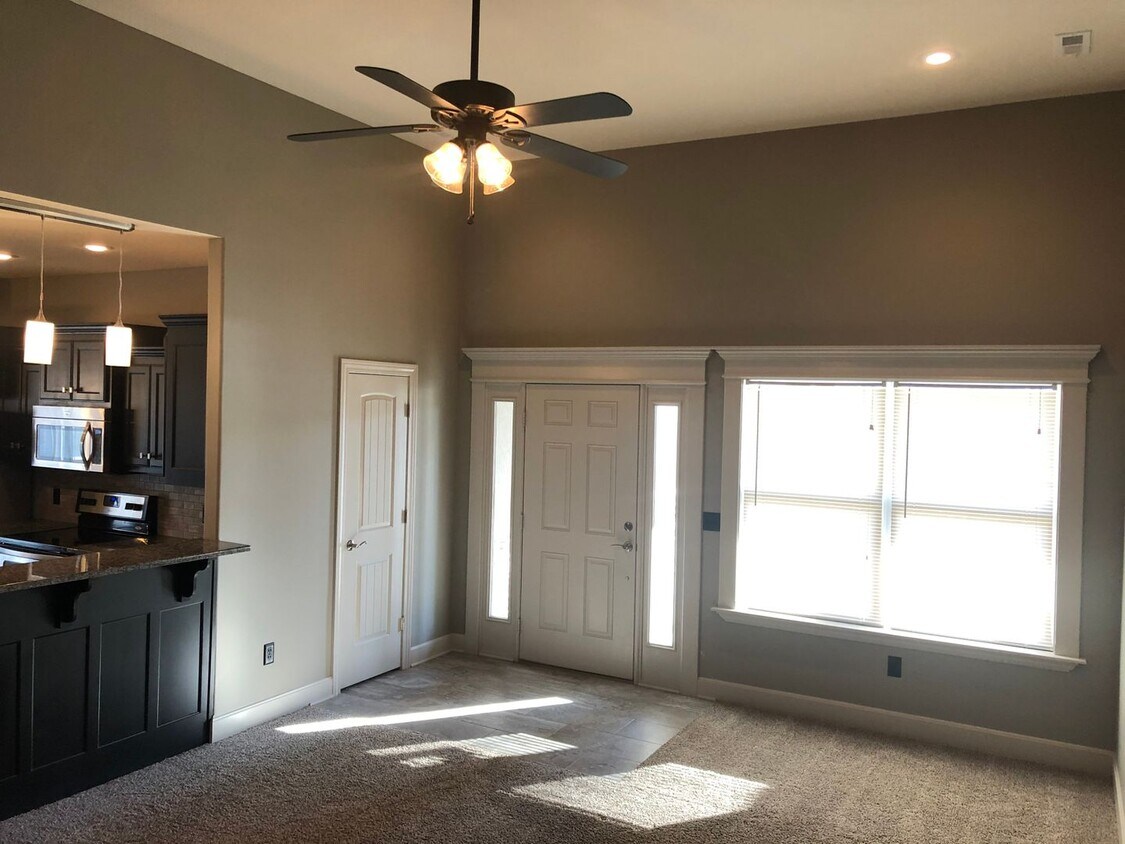 Foto del edificio - 3 Bedroom 2 Bathroom Townhouse in Savannah School District