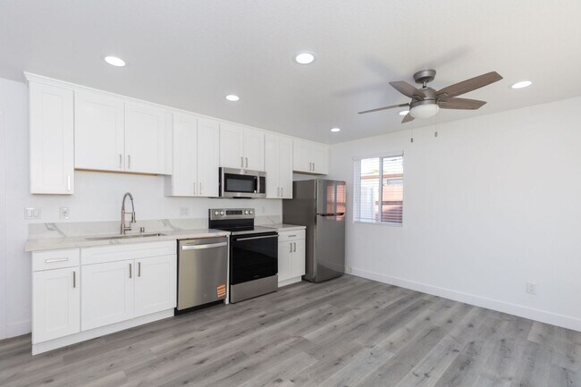 Foto del edificio - CHARMING Newly Constructed 1BD/BA Availabl...