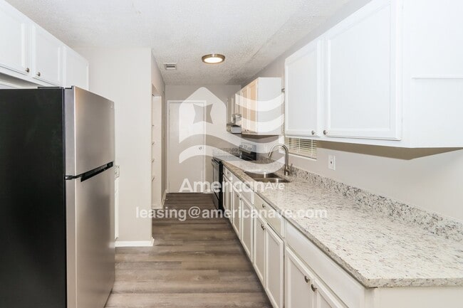 Building Photo - 505 Madrid St