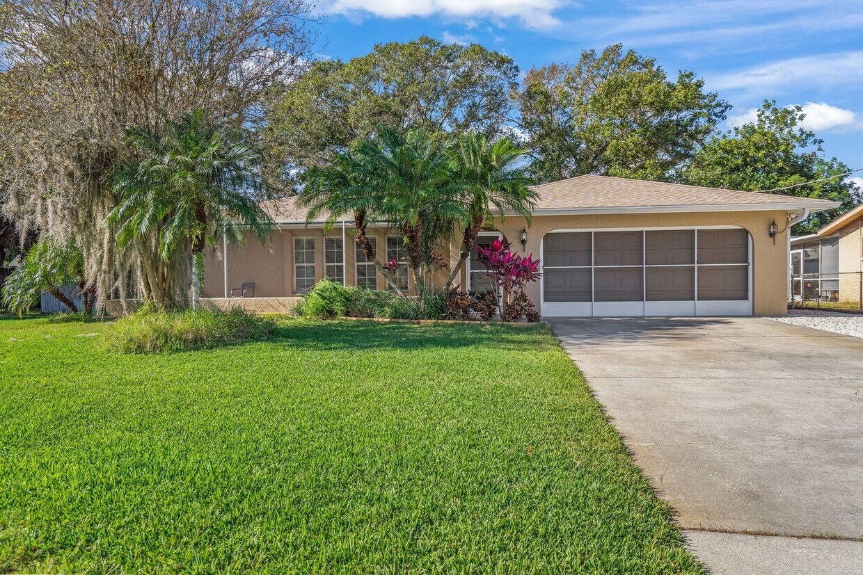 Foto principal - Fantastic Sarasota Gem ~ 4 bed/ 2 bath Ann...