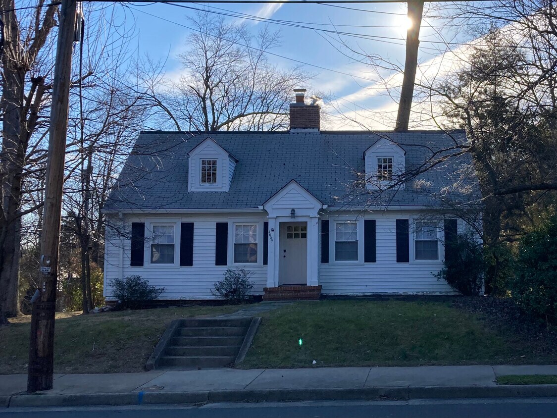 Primary Photo - 4009 N Glebe Rd