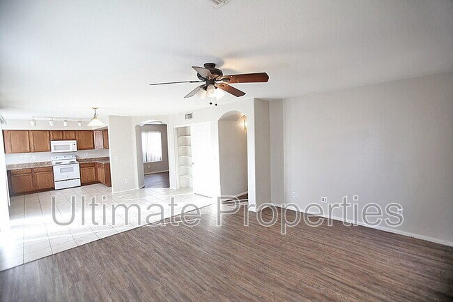 Foto del edificio - 15821 N 165th Ln
