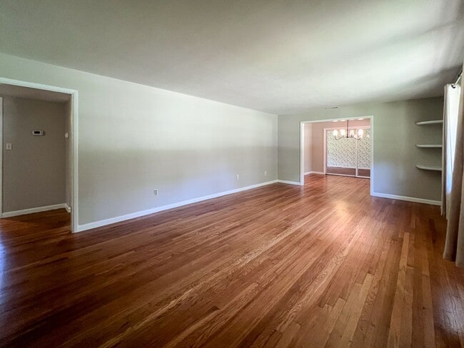 Foto del edificio - Centrally Located 3BR/2BA House - Availabl...