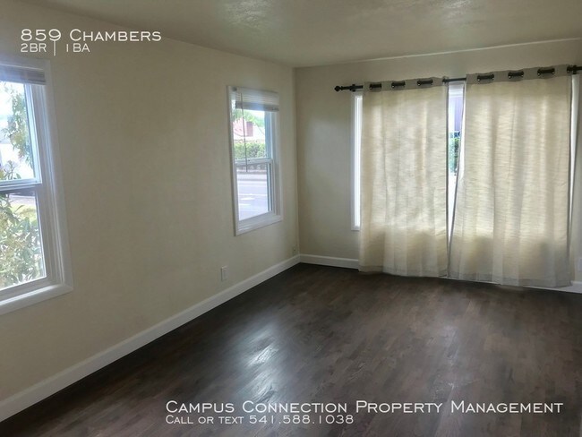 Foto del edificio - 859 Chambers St