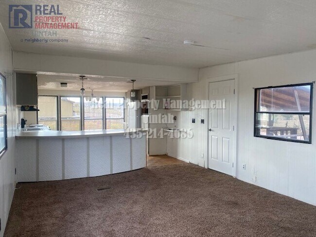 Building Photo - 2 Bedroom 2 Bathroom single wide trailer home 6 MONTH LEASE ONLY