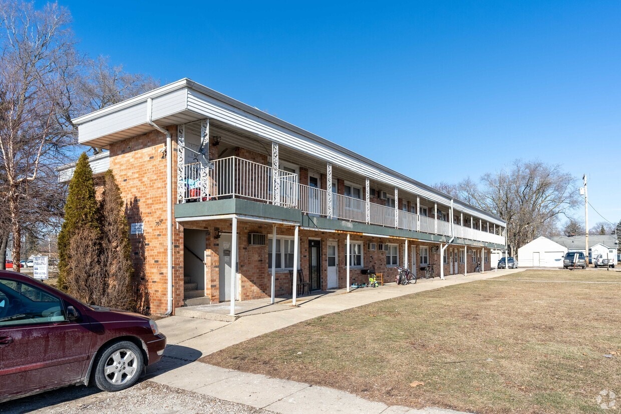 712714 E Sangamon Ave, Rantoul, IL 61866 Apartments Rantoul, IL
