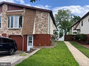 Building Photo - 10237 Dedaker St