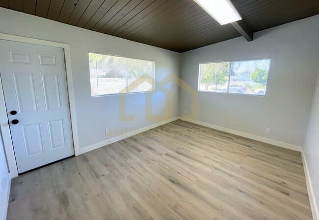 Foto del edificio - 324 N L St