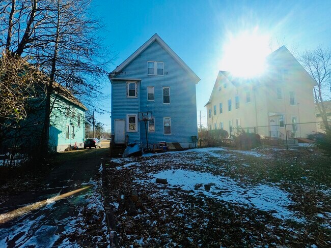 Building Photo - 9 Parmalee Ave