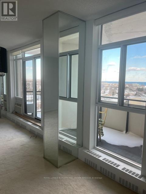 Photo du bâtiment - 5250 Lakeshore Rd.