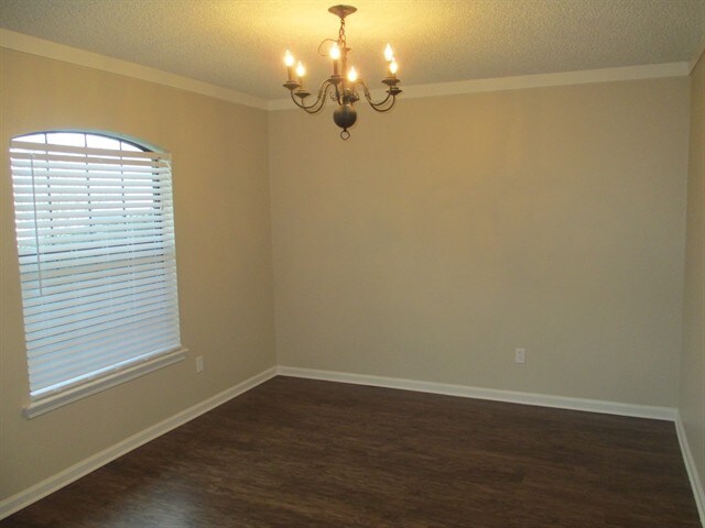 Foto del edificio - 3741 Woodbriar Dr