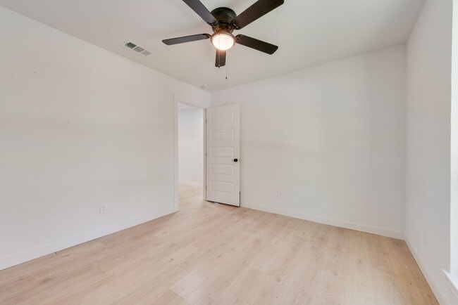 Building Photo - 4214 Osage Dr