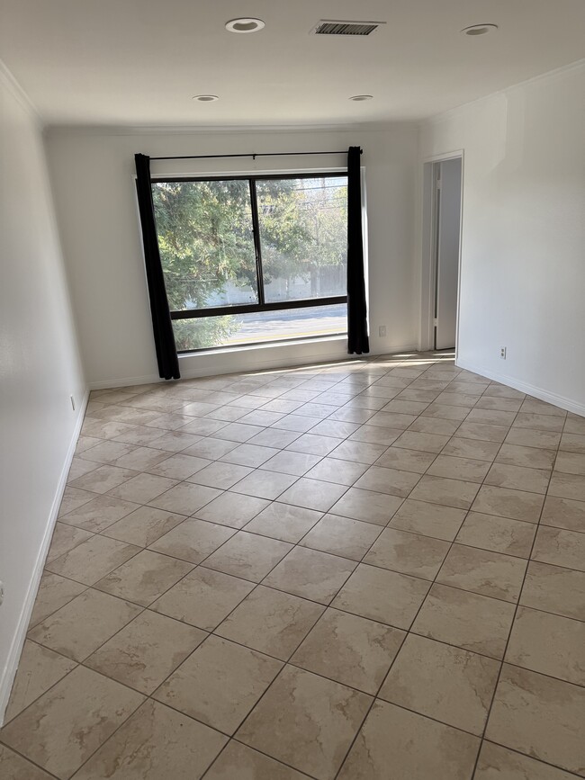 Foto del edificio - 4500 Whitsett Ave