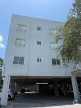 Building Photo - 2536 NW 24th St