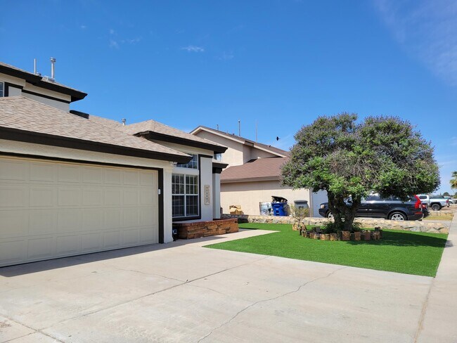 Building Photo - 11432 Arrow Rock Dr