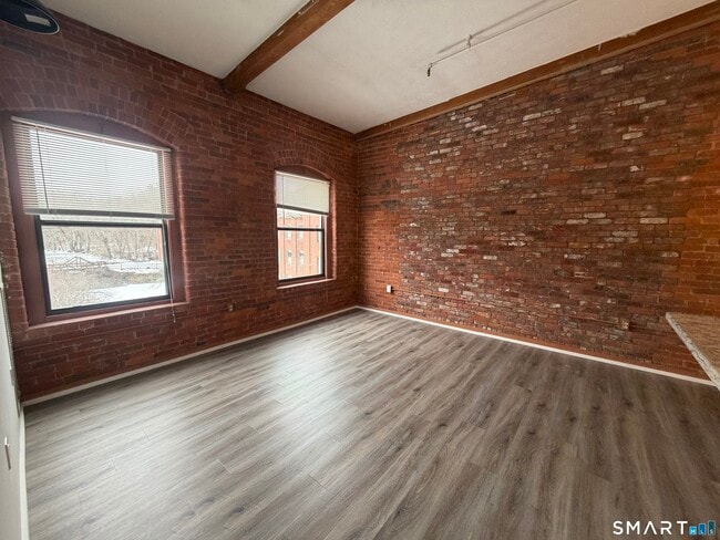 Foto del edificio - 222 Williams St E